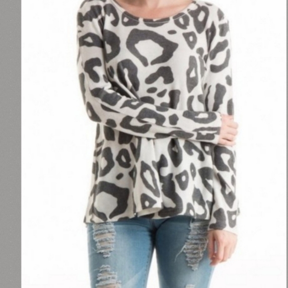 Animal print top - Picture 2 of 5